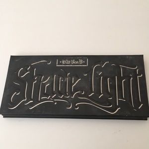 KAT Von D shade and light contour palette